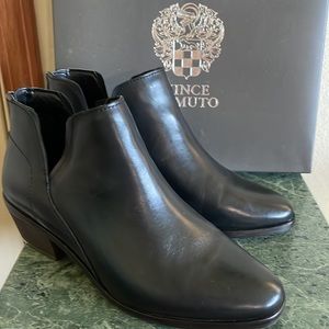 VINCE CAMUTO SOFT SILKY LEATHER BOOTS SIZE 8 WIDE NEW IN BOX!